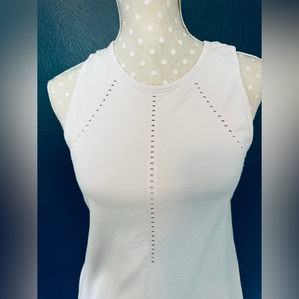 Athleta Light pink stretch workout top With cute breakaway back Size XS